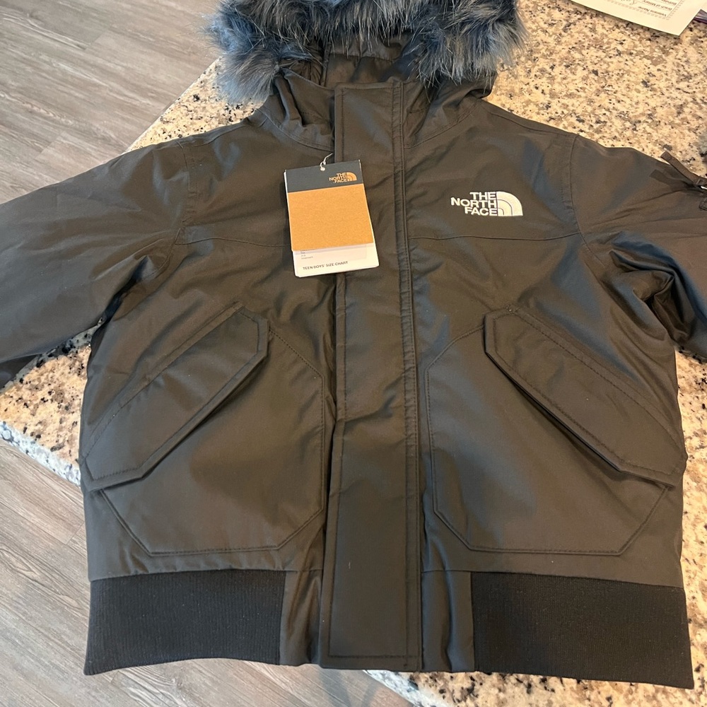Boys Northface Winter Coat Size 7/8 (small)